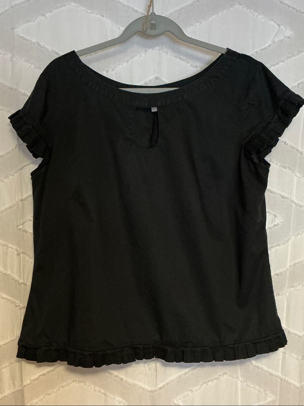Merona Black Short Sleeve Ruffle Trim Top